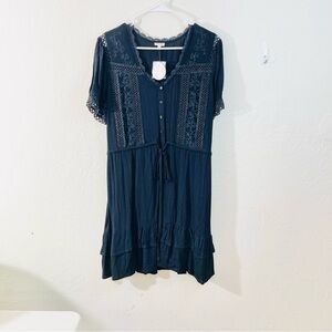 NWT En Crème Lace details V-Neck Dress Women Size Medium Casual travel vacation